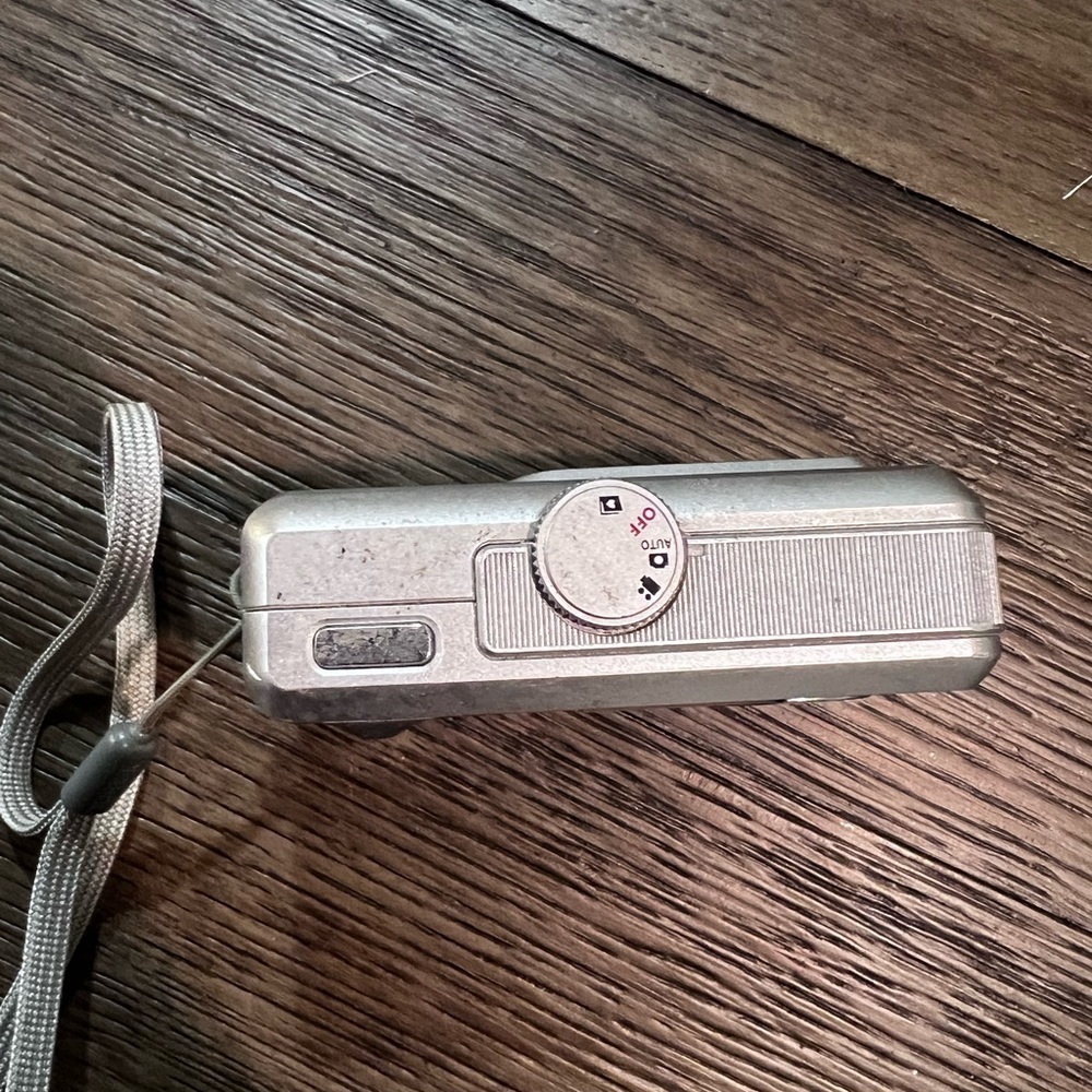 Camera - Picture 4 of 4